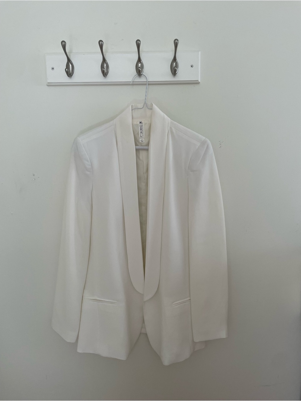 MURAL White Shawl-Collar Blazer